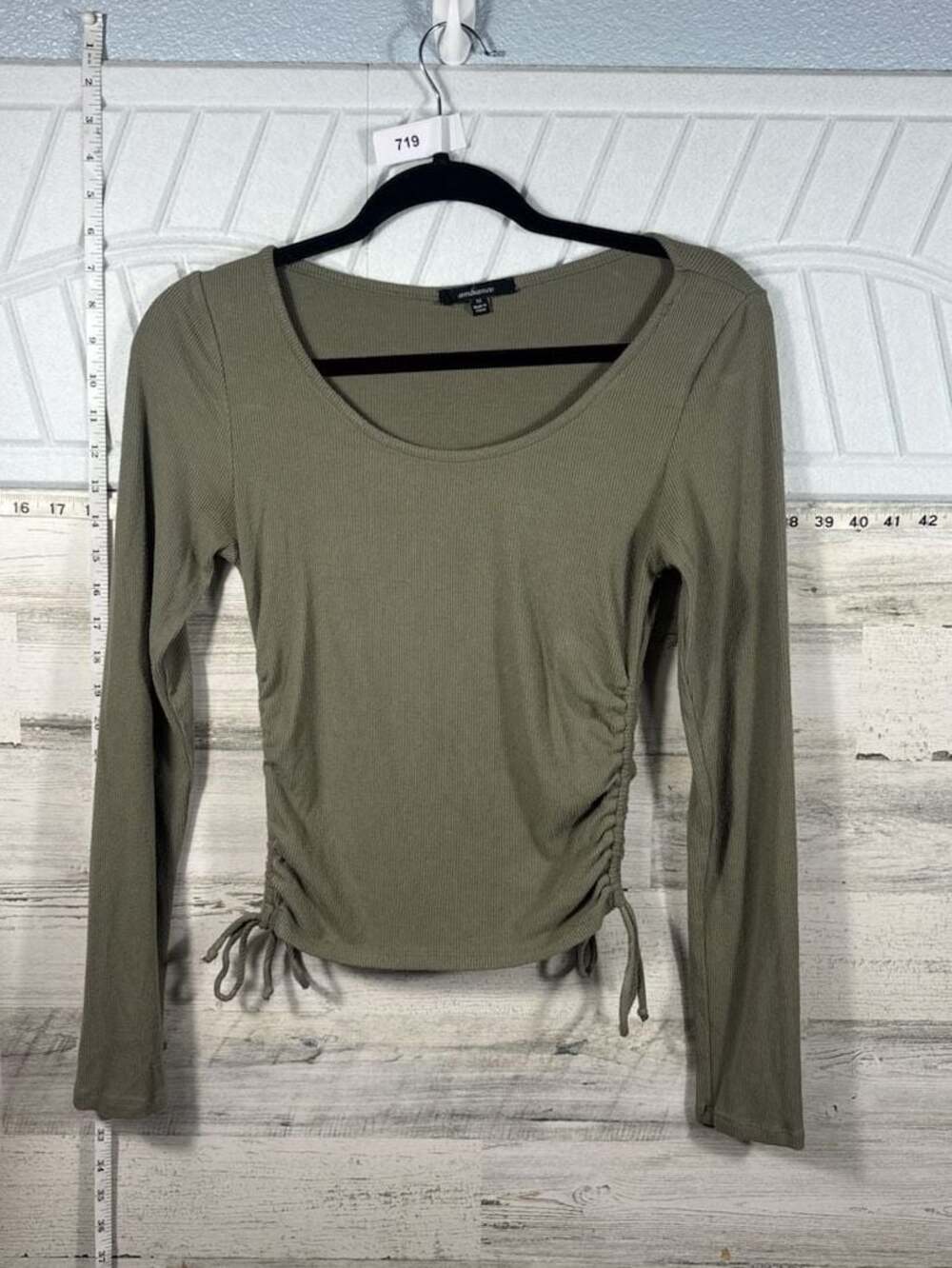 Ambiance Olive Green Ribbed Knit Long Sleeve Ruched Side Drawstring Top Size M